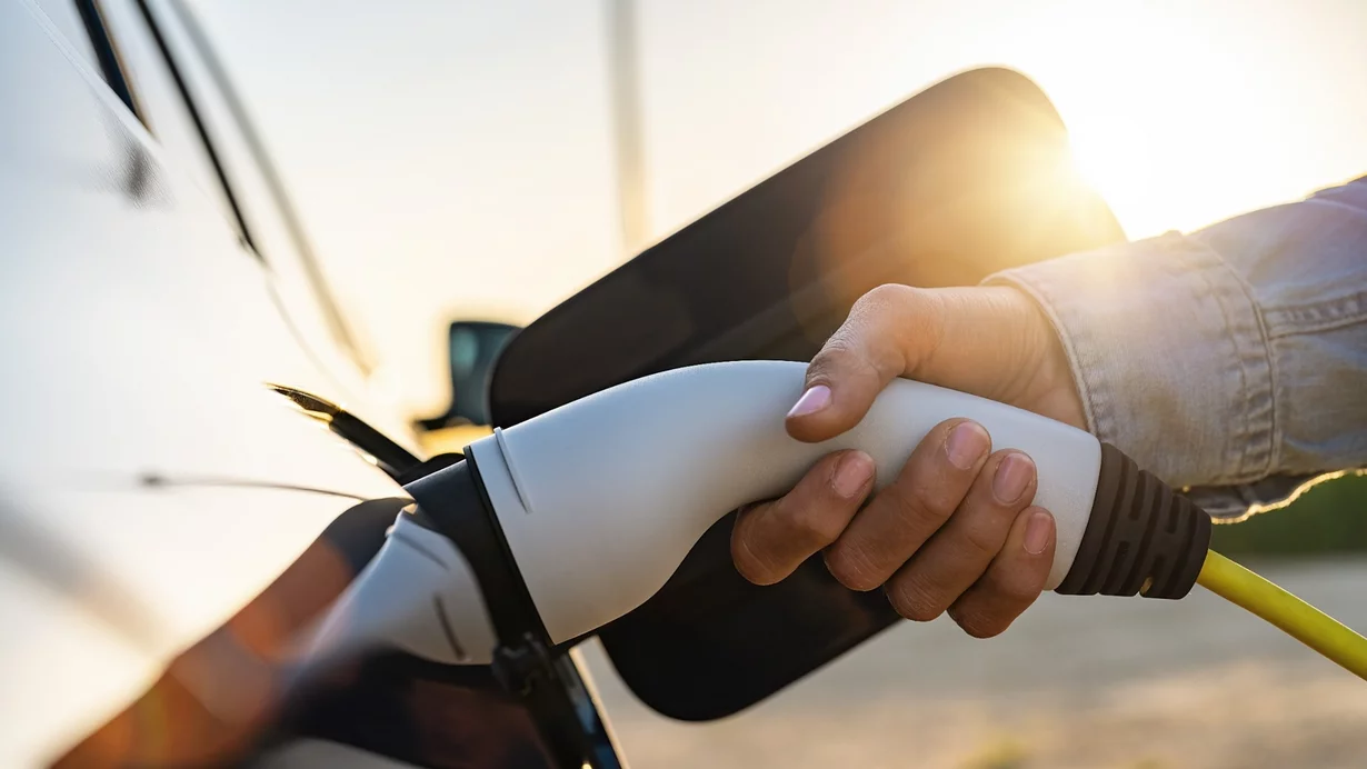 
										Le prix &eacute;lev&eacute; de l'essence suscite un int&eacute;r&ecirc;t accru pour les v&eacute;hicules &eacute;lectriques
									